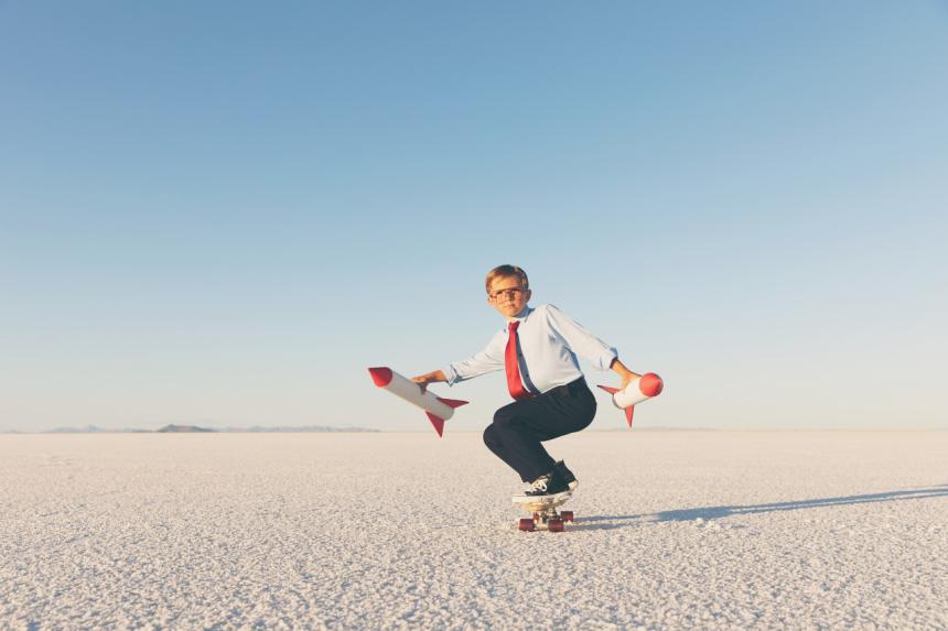 Junge auf Skateboard